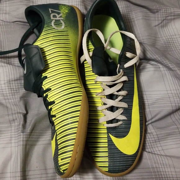 Nike Mercurial CR7 Indoor Soccer Shoes - Picture 3 of 4